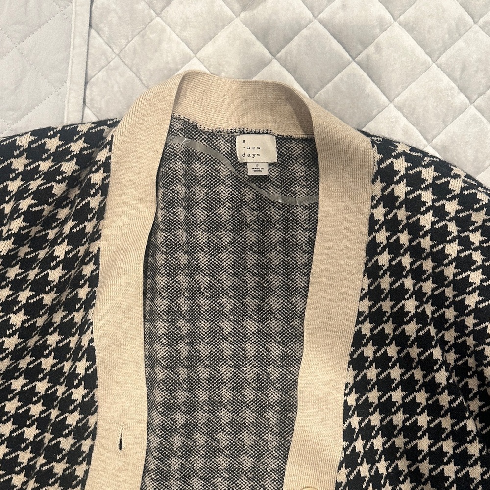 A New Day Black and Cream Houndstooth Cardigan